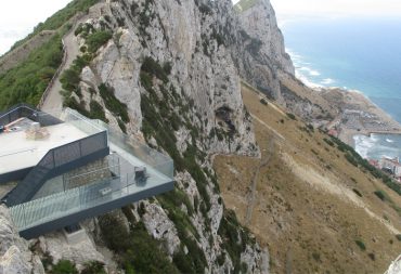 MTI ejecuta el proyecto de ajuste y soldadura estructural en el Skywalk Mount Misery en Gibraltar.